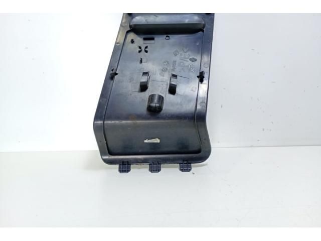 bontott DACIA DUSTER Középső Műszerfal Díszléc