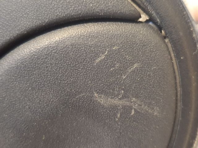 bontott DACIA DUSTER Középső Szellőző