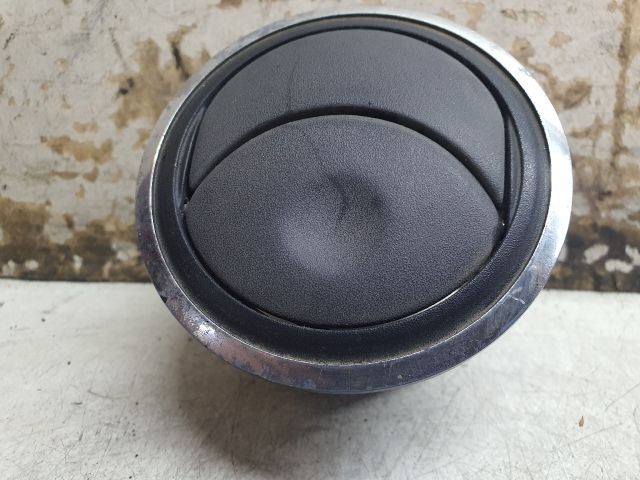 bontott DACIA DUSTER Középső Szellőző