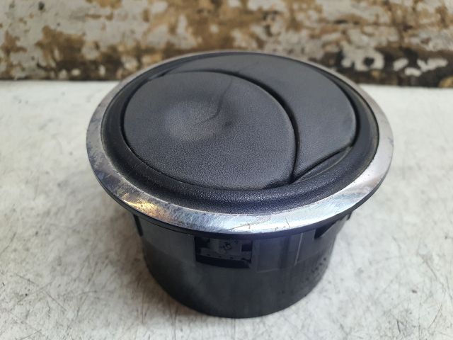 bontott DACIA DUSTER Középső Szellőző