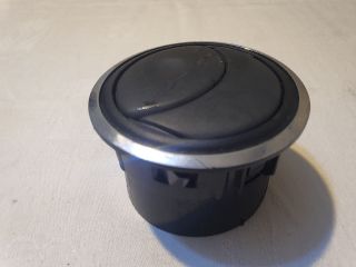 bontott DACIA DUSTER Középső Szellőző