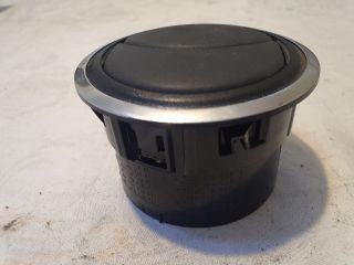 bontott DACIA DUSTER Középső Szellőző