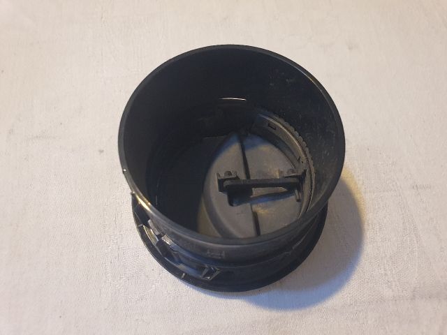 bontott DACIA DUSTER Középső Szellőző