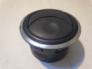 bontott DACIA DUSTER Középső Szellőző