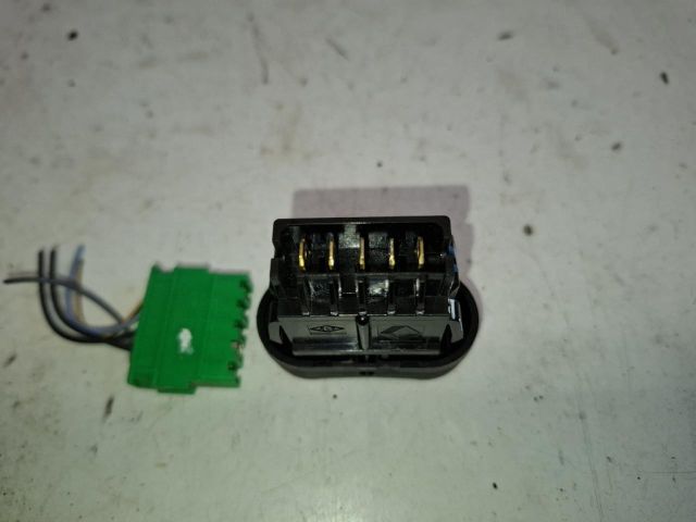 bontott DACIA DUSTER Központizár Kapcsoló