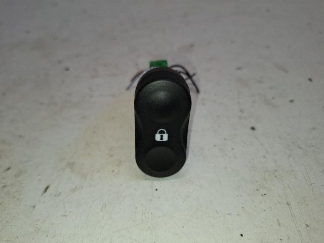 bontott DACIA DUSTER Központizár Kapcsoló