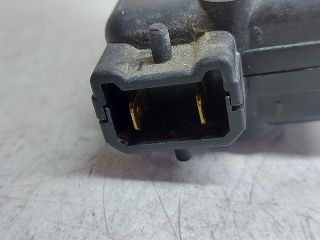 bontott DACIA DUSTER Központizár Motor Csomagtérajtó