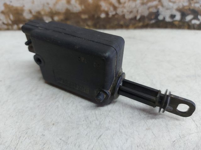 bontott DACIA DUSTER Központizár Motor Csomagtérajtó