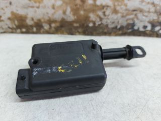 bontott DACIA DUSTER Központizár Motor Csomagtérajtó