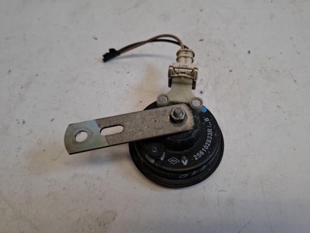 bontott DACIA DUSTER Kürt