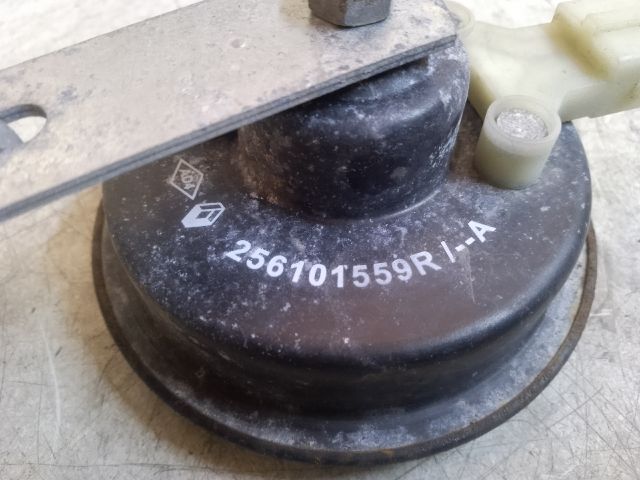 bontott DACIA DUSTER Kürt