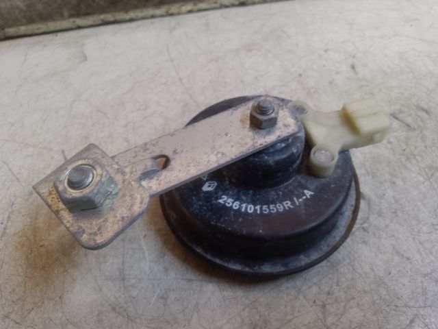 bontott DACIA DUSTER Kürt