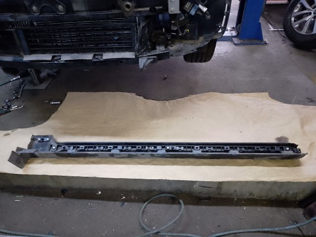 bontott DACIA DUSTER Küszöb Burkolat