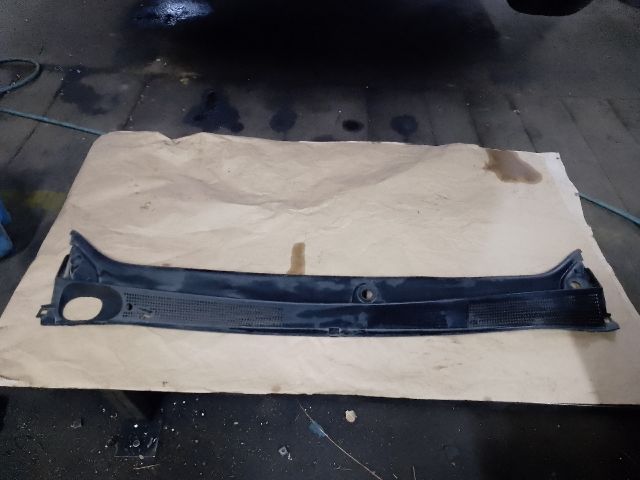 bontott DACIA DUSTER Levélrács