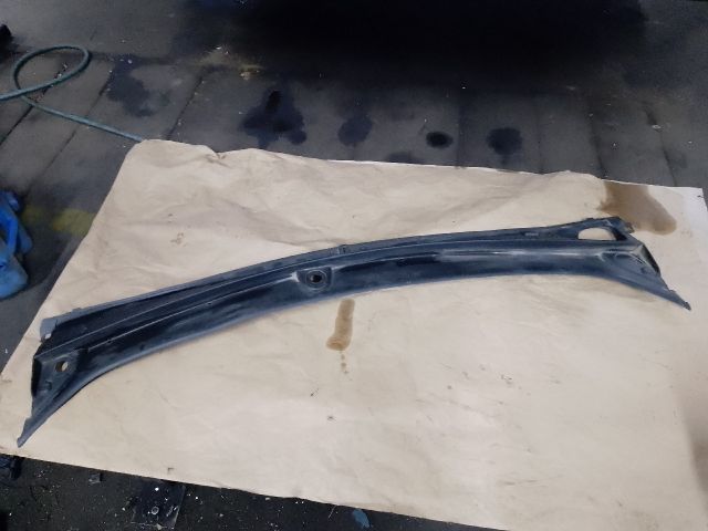 bontott DACIA DUSTER Levélrács