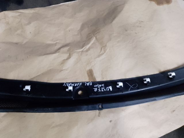 bontott DACIA DUSTER Levélrács