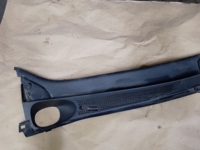 bontott DACIA DUSTER Levélrács