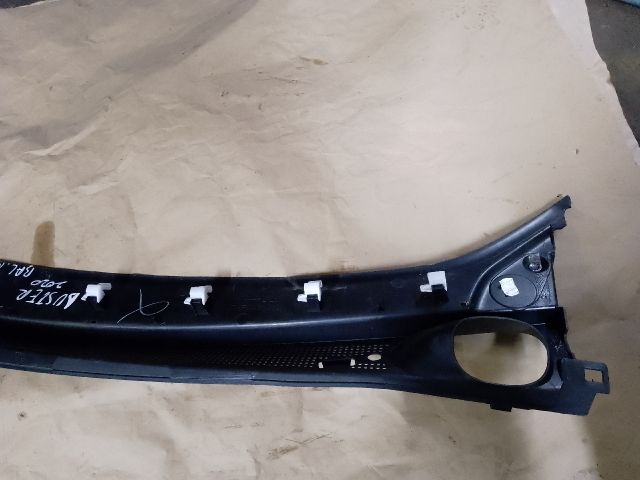 bontott DACIA DUSTER Levélrács