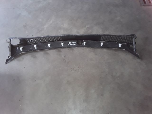 bontott DACIA DUSTER Levélrács