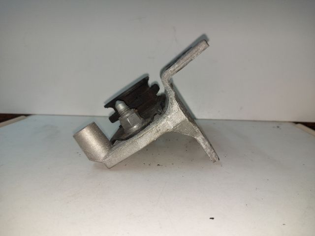 bontott DACIA DUSTER Motor Tartó Bak Bal