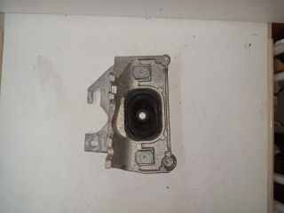 bontott DACIA DUSTER Motor Tartó Bak Bal