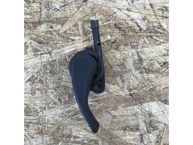 bontott DACIA DUSTER Motorháztető Nyitó Kar / Gomb