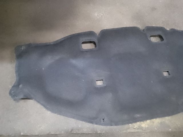 bontott DACIA DUSTER Motorháztető Szigetelés