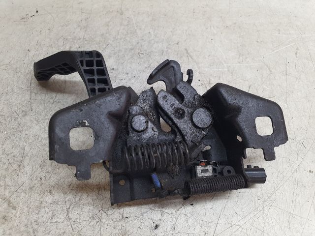 bontott DACIA DUSTER Motorháztető Zárszerkezet