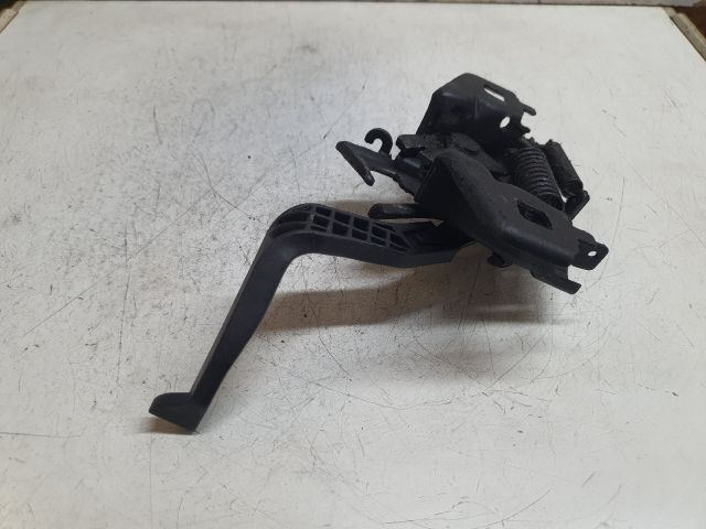 bontott DACIA DUSTER Motorháztető Zárszerkezet