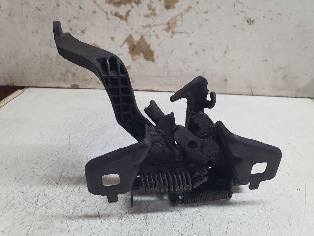 bontott DACIA DUSTER Motorháztető Zárszerkezet