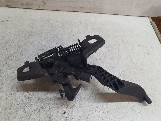 bontott DACIA DUSTER Motorháztető Zárszerkezet