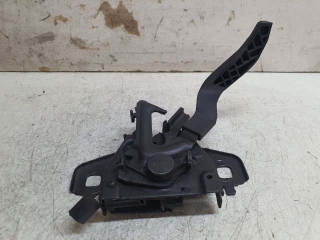 bontott DACIA DUSTER Motorháztető Zárszerkezet