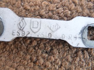 bontott DACIA DUSTER Motorháztető Zsanér Pár