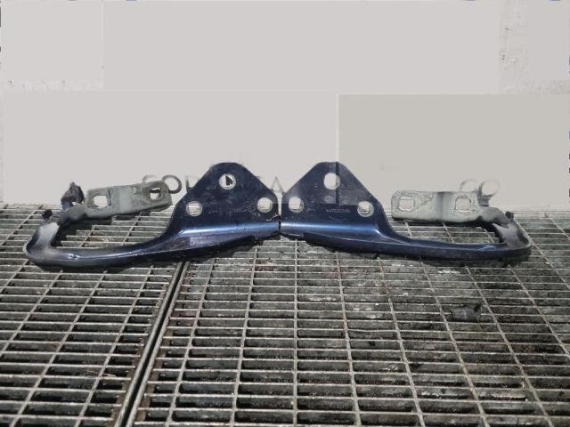 bontott DACIA DUSTER Motorháztető Zsanér Pár