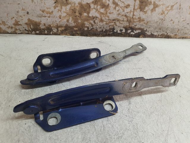 bontott DACIA DUSTER Motorháztető Zsanér Pár