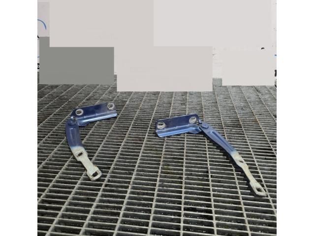 bontott DACIA DUSTER Motorháztető Zsanér Pár