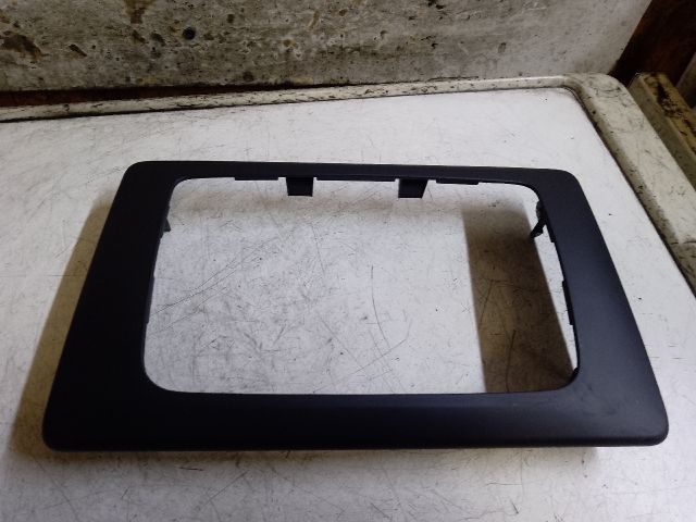 bontott DACIA DUSTER Multifunkciós Kijelző Keret