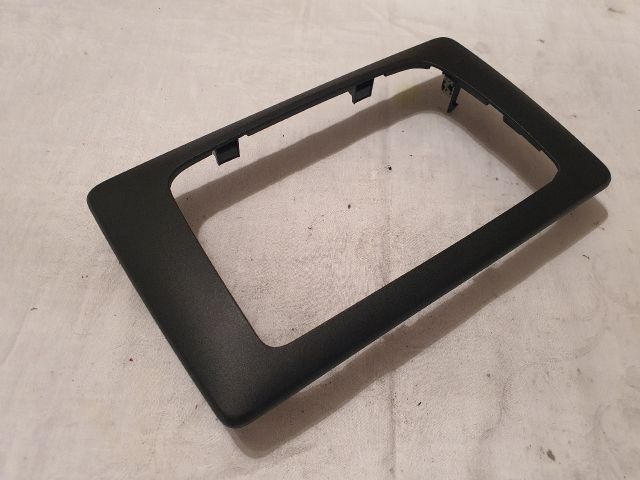 bontott DACIA DUSTER Multifunkciós Kijelző Keret