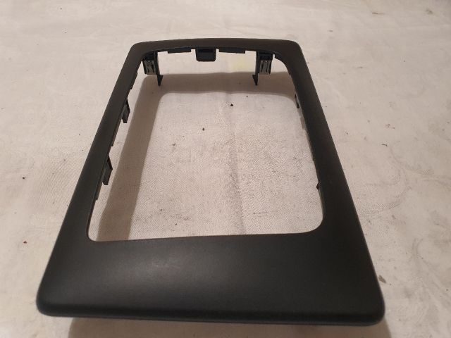 bontott DACIA DUSTER Multifunkciós Kijelző Keret