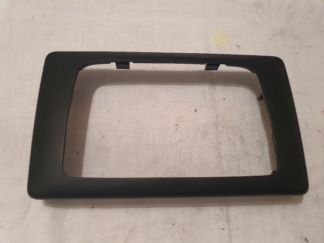 bontott DACIA DUSTER Multifunkciós Kijelző Keret