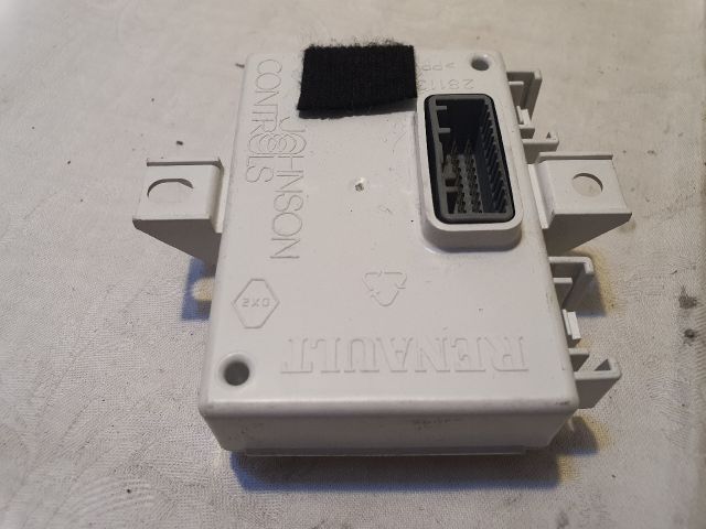 bontott DACIA DUSTER Navigáció Elektronika