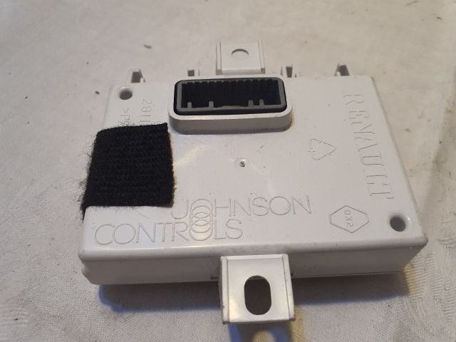 bontott DACIA DUSTER Navigáció Elektronika