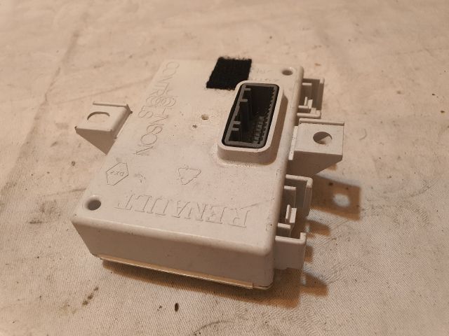 bontott DACIA DUSTER Navigáció Elektronika