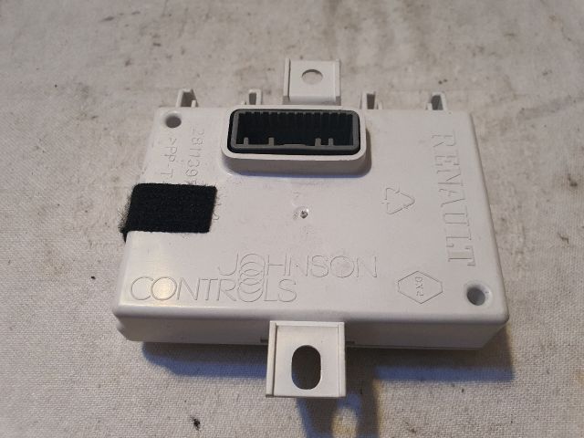 bontott DACIA DUSTER Navigáció Elektronika