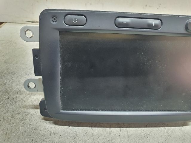 bontott DACIA DUSTER Navigációs Fejegység