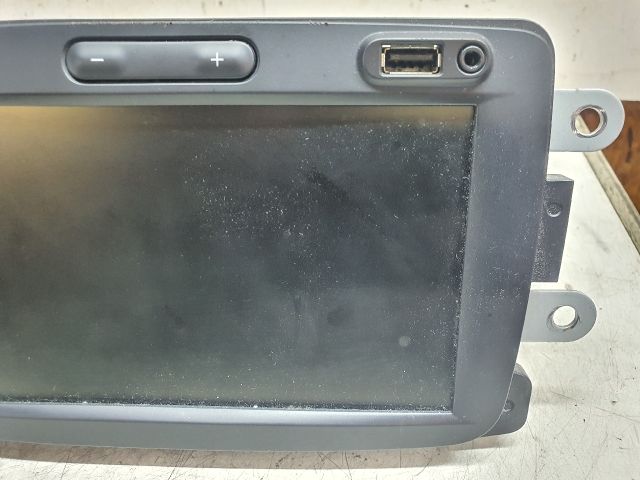 bontott DACIA DUSTER Navigációs Fejegység