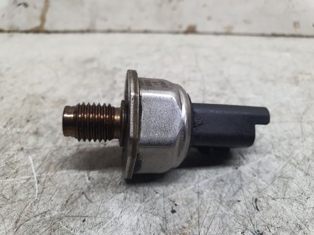 bontott DACIA DUSTER Nyomásszabályzó Szelep