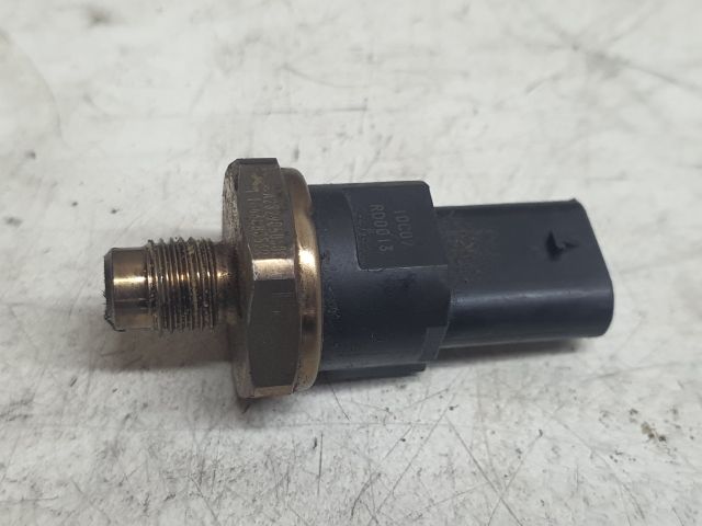 bontott DACIA DUSTER Nyomásszabályzó Szelep