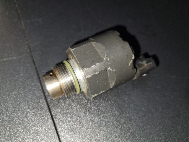 bontott DACIA DUSTER Nyomásszabályzó Szelep