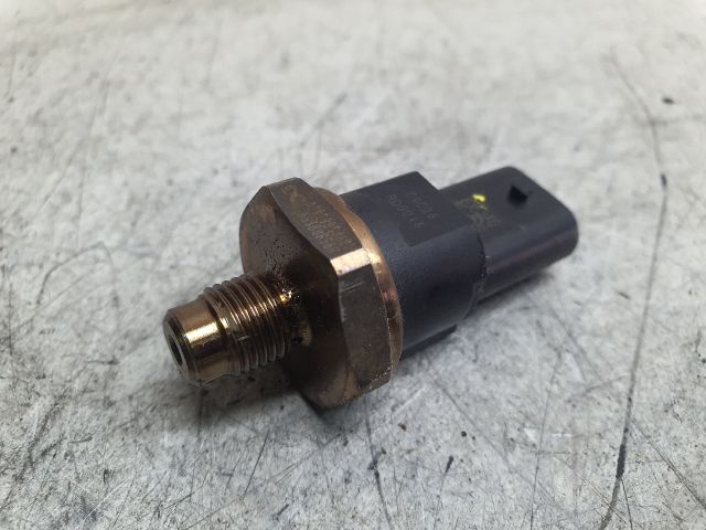 bontott DACIA DUSTER Nyomásszabályzó Szelep